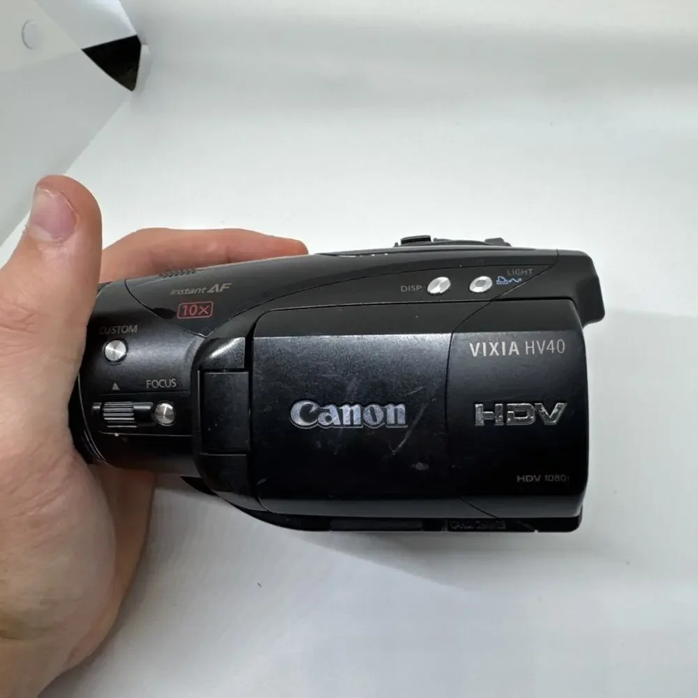 Canon VIXIA HV40 MiniDV HDV HD High Definition Camcorder Image Stabilized Zoom